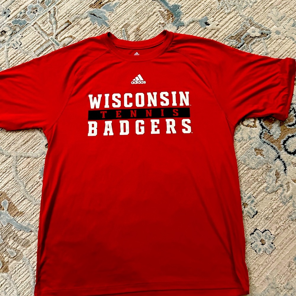 WISCONSIN BADGERS Tennis T-shirt, Size M